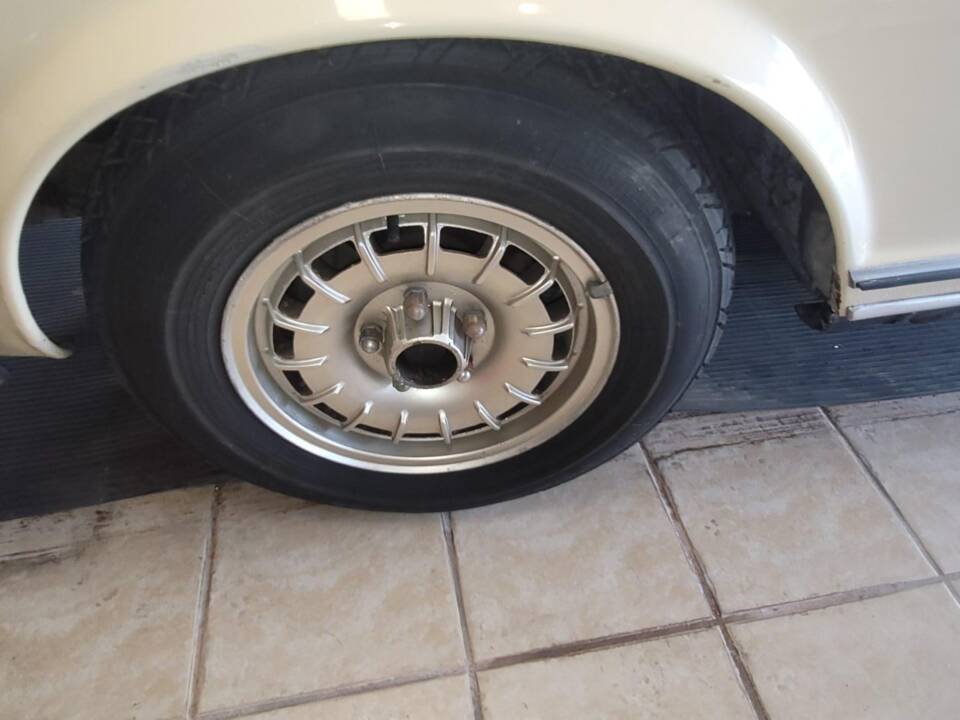Imagen 20/30 de Mercedes-Benz 230 SL (1964)
