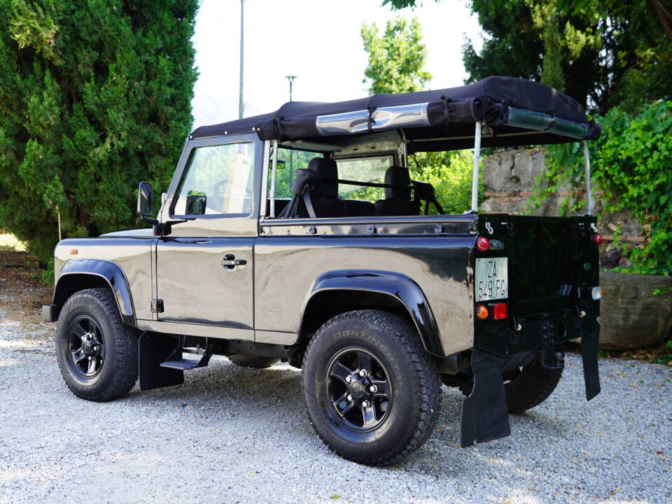 Bild 81/97 von Land Rover Defender 90 Td5 (2000)