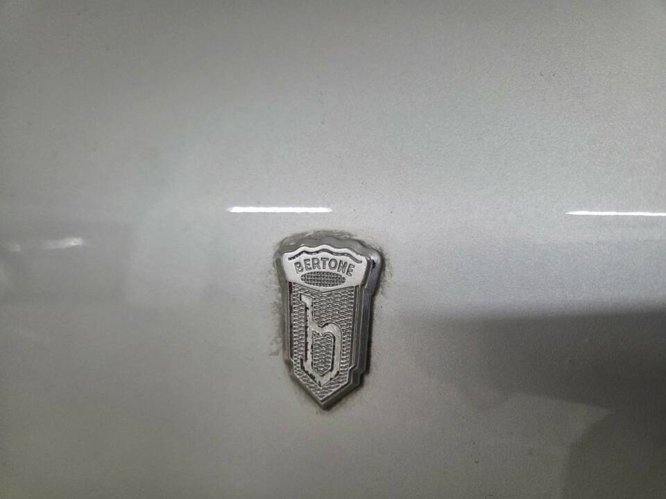 Image 18/19 of BMW 3200 CS (1964)