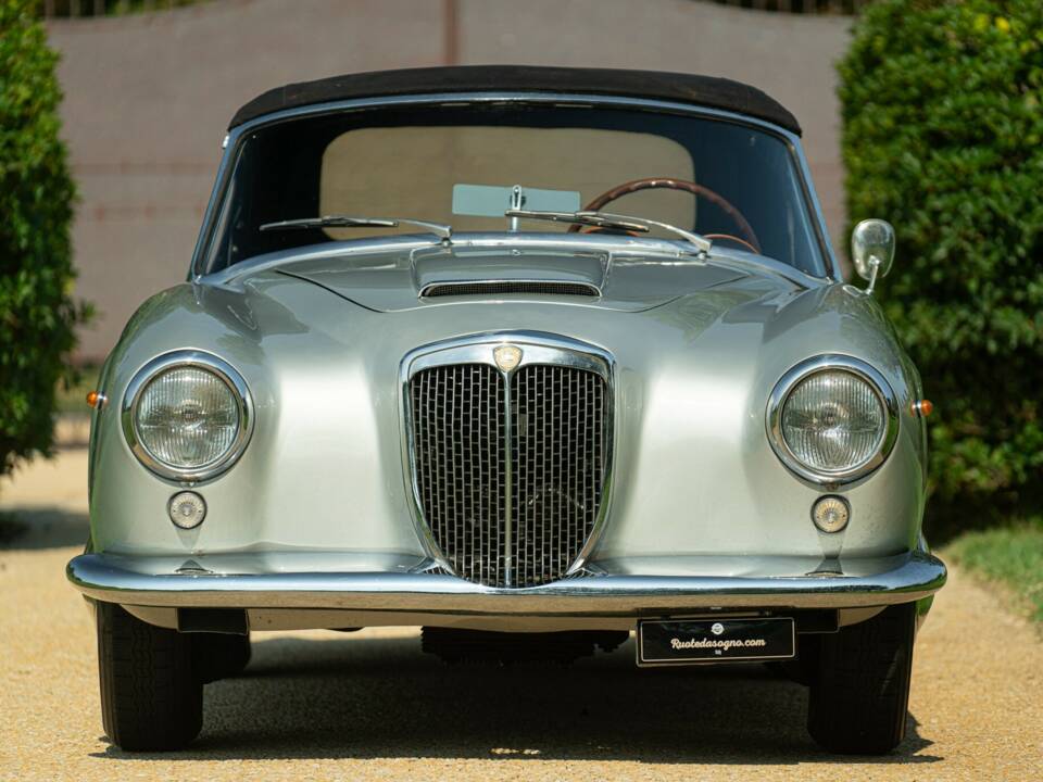 Immagine 22/50 di Lancia Aurelia B24 Convertibile (1958)