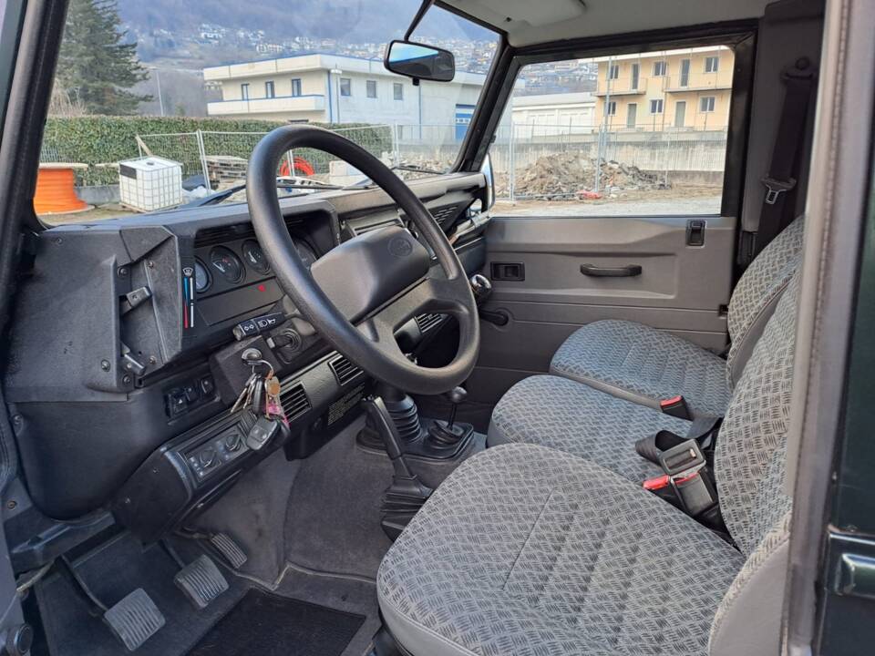 Immagine 21/83 di Land Rover Defender 90 Td5 (1999)