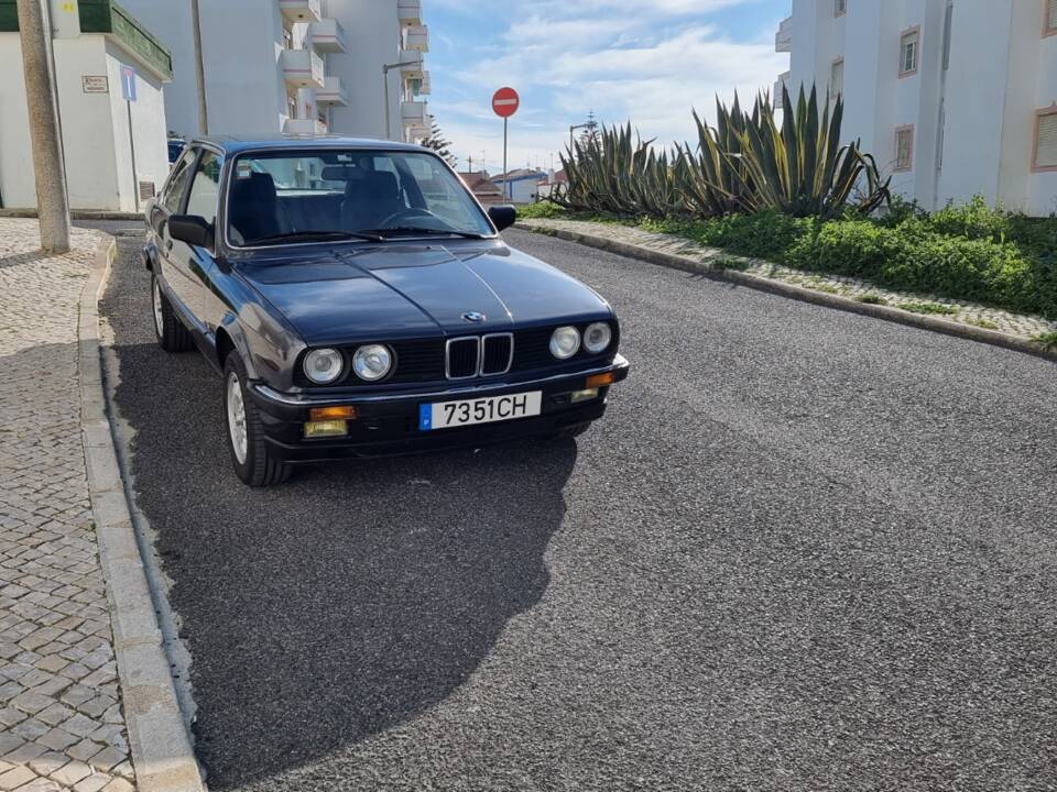Image 48/100 of BMW 323i (1984)