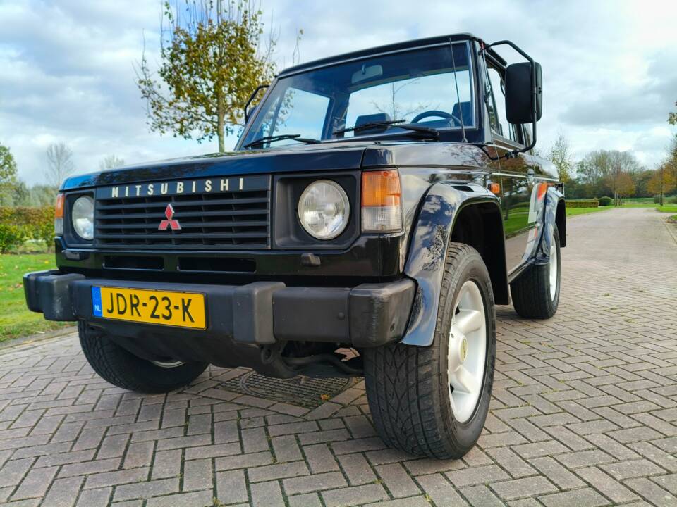 Image 8/8 of Mitsubishi Shogun (1987)