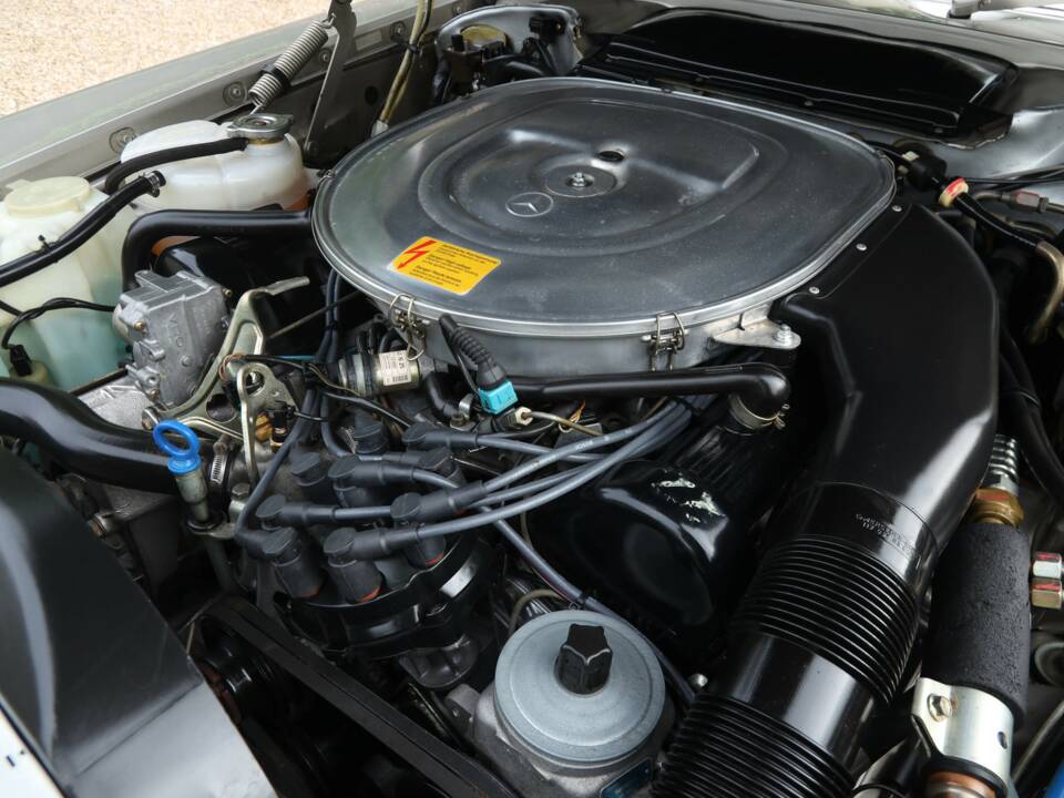 Image 15/50 de Mercedes-Benz 560 SL (1988)