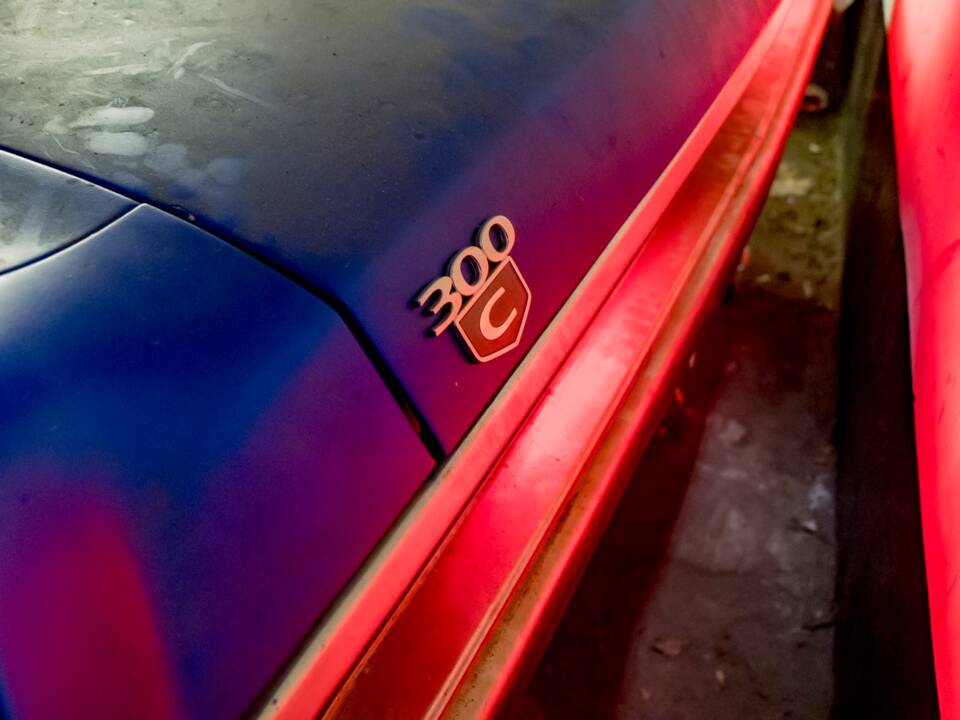 Image 17/50 of Chrysler 300 L (1970)