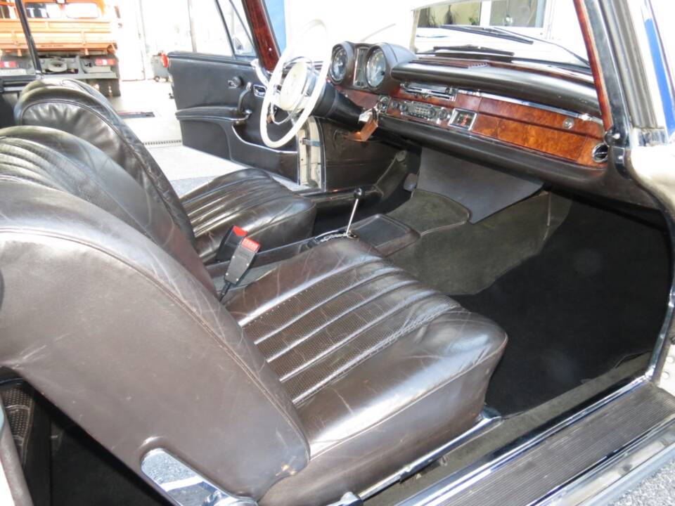 Image 39/73 de Mercedes-Benz 280 SE (1969)