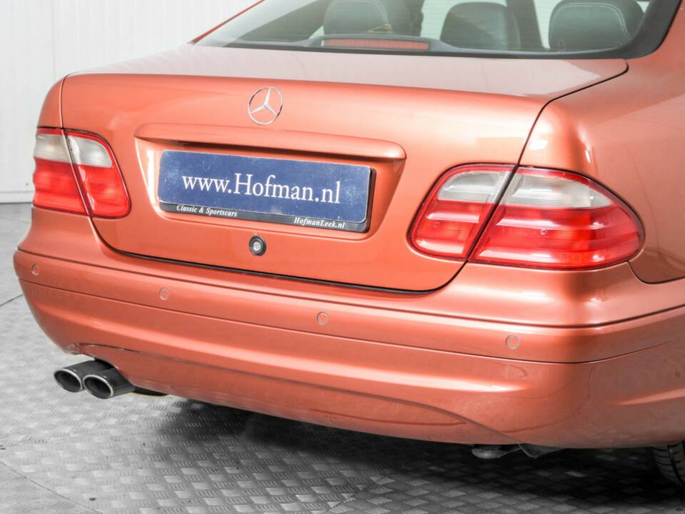 Image 27/50 of Mercedes-Benz CLK 430 (1999)