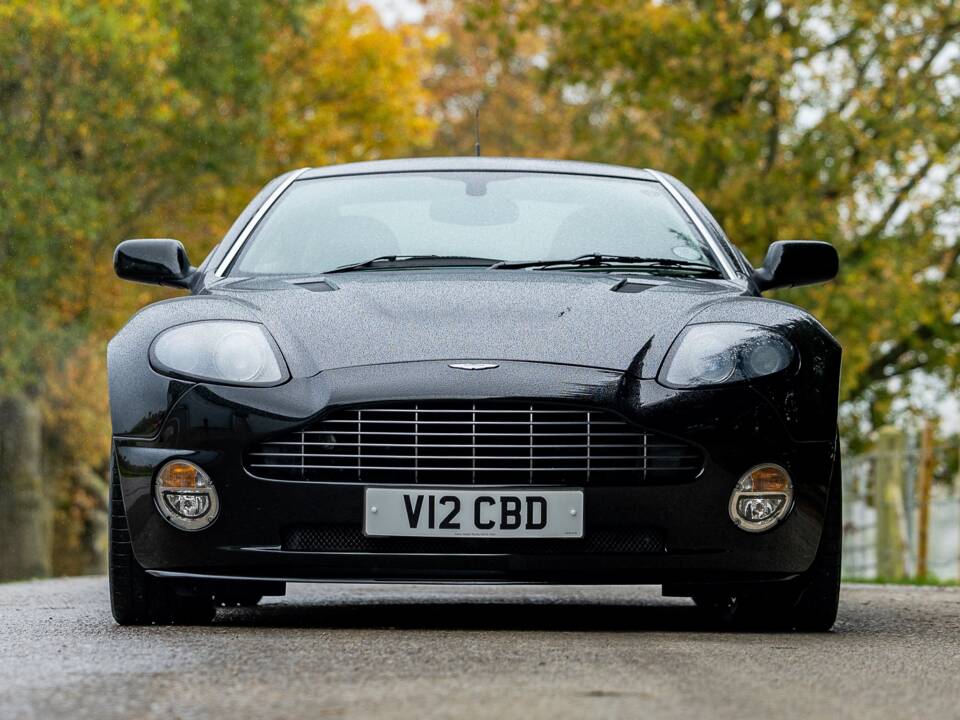 Afbeelding 6/50 van Aston Martin V12 Vanquish S (2007)