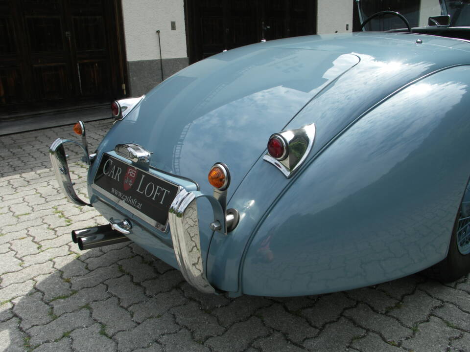 Immagine 51/54 di Jaguar XK 120 SE OTS (1953)