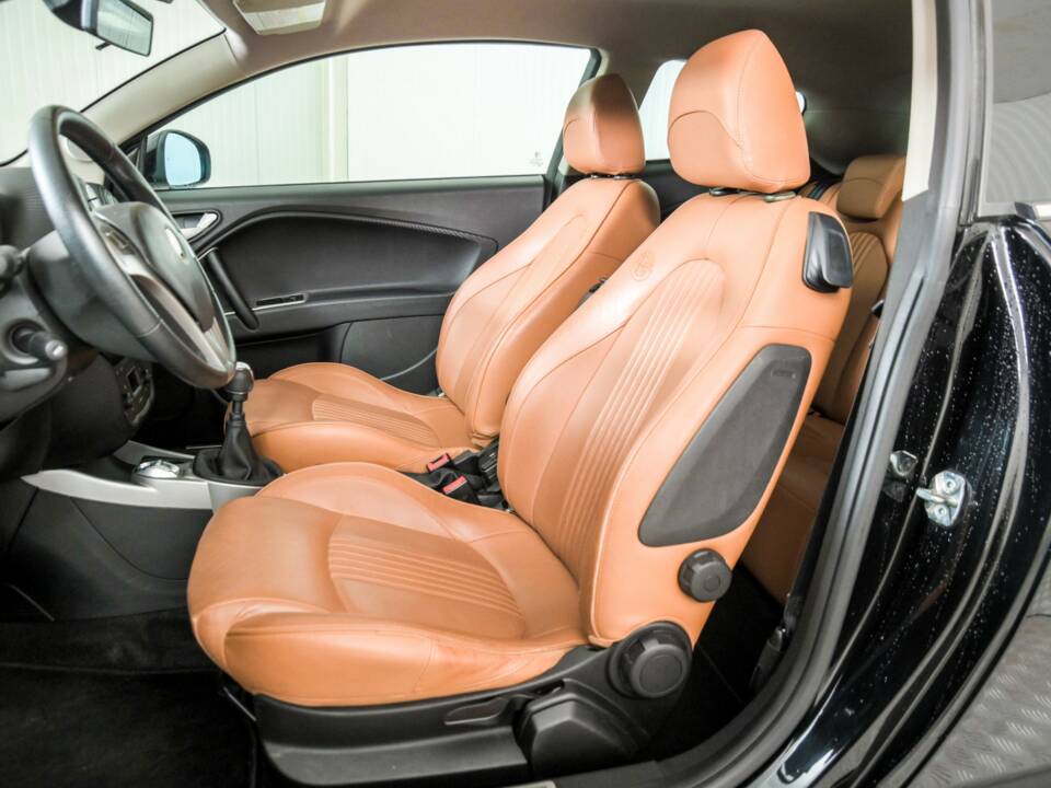 Afbeelding 15/48 van Alfa Romeo MiTo 0.9 TwinAir Turbo (2014)