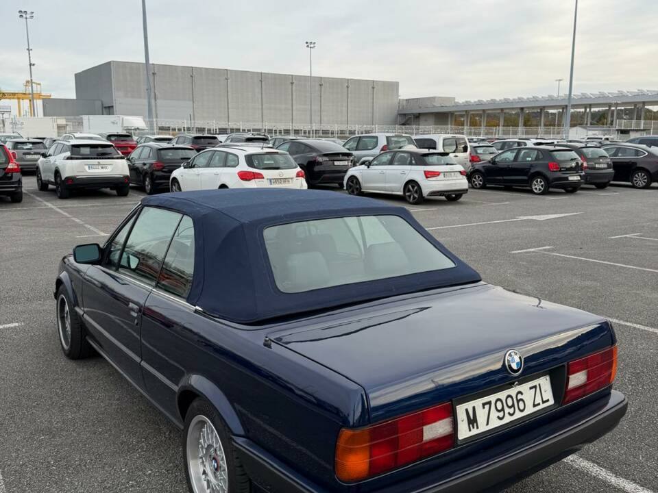 Bild 8/55 von BMW 320i (1991)