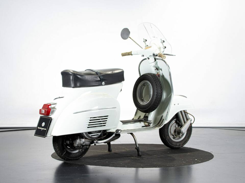 Image 4/50 de Piaggio Vespa 125 Super (1966)