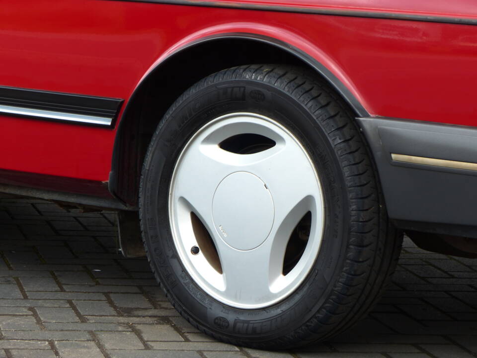 Image 6/20 of Saab 900 Turbo (1989)