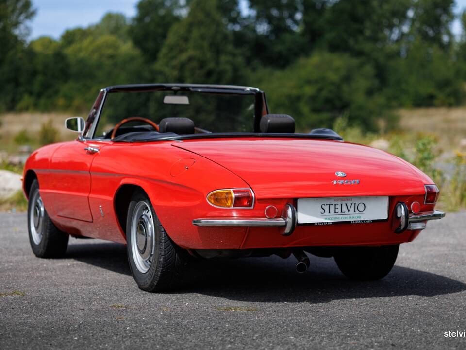 Image 10/44 of Alfa Romeo 1750 Spider Veloce (1969)