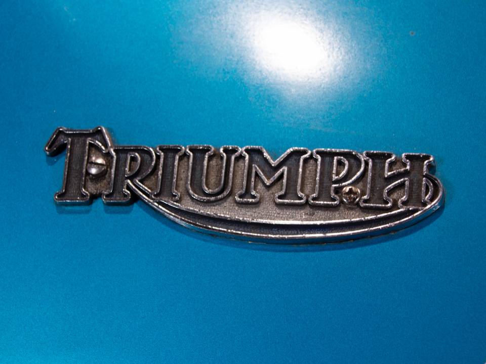 Image 40/50 of Triumph DUMMY (1977)