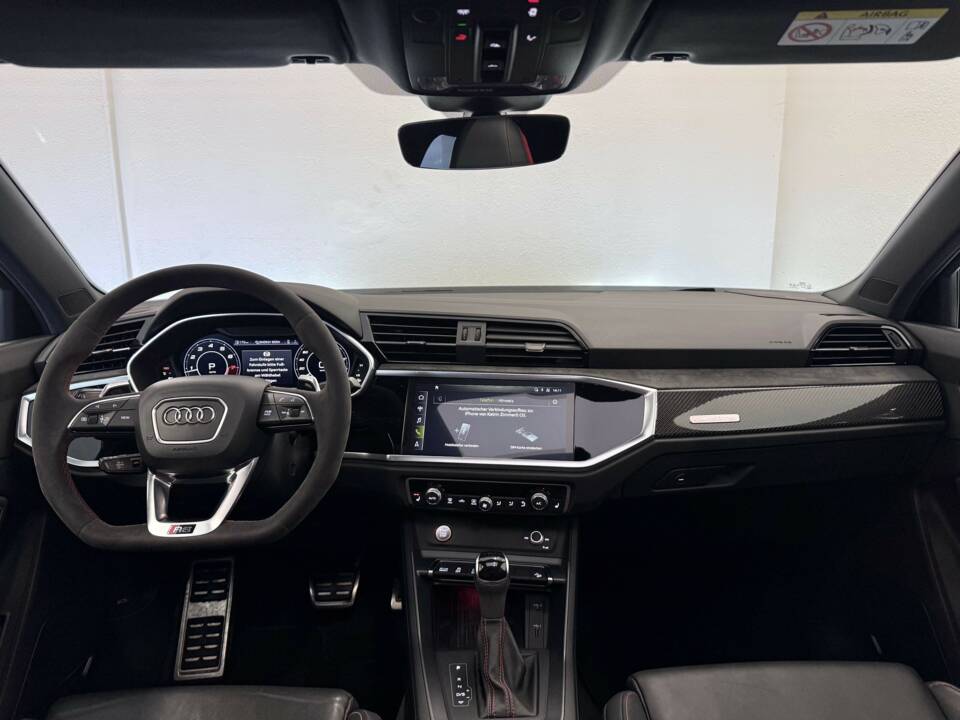 Image 16/28 of Audi RS Q3 (2019)
