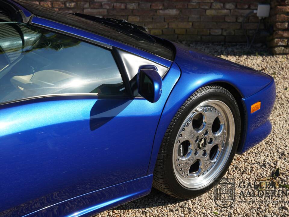 Afbeelding 50/50 van Lamborghini Diablo VT Roadster (1996)
