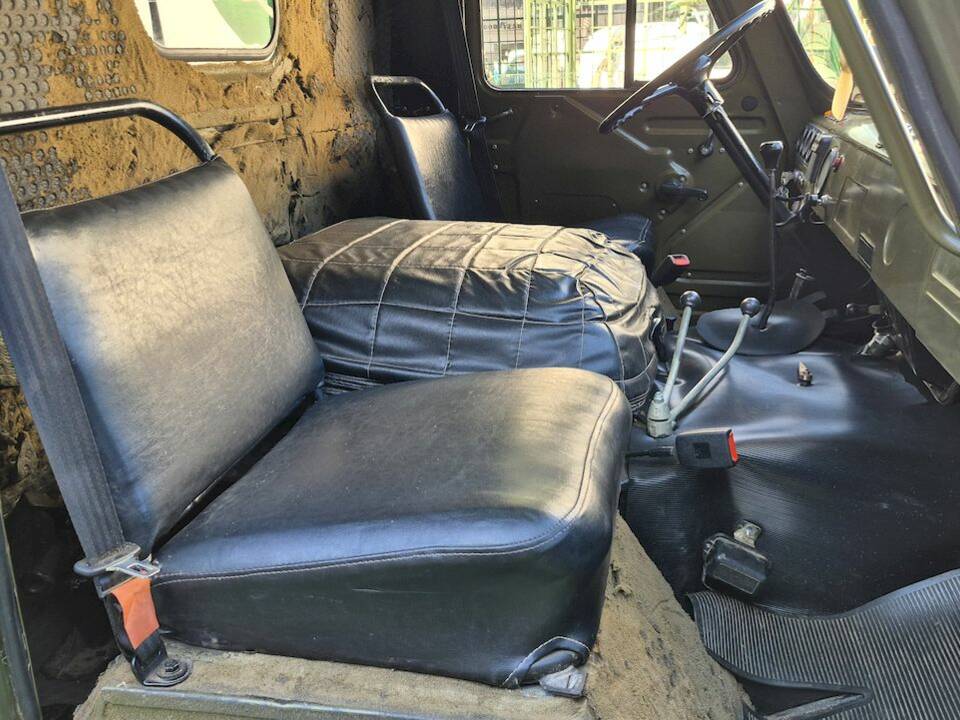 Image 29/51 of UAZ 3741 (1991)
