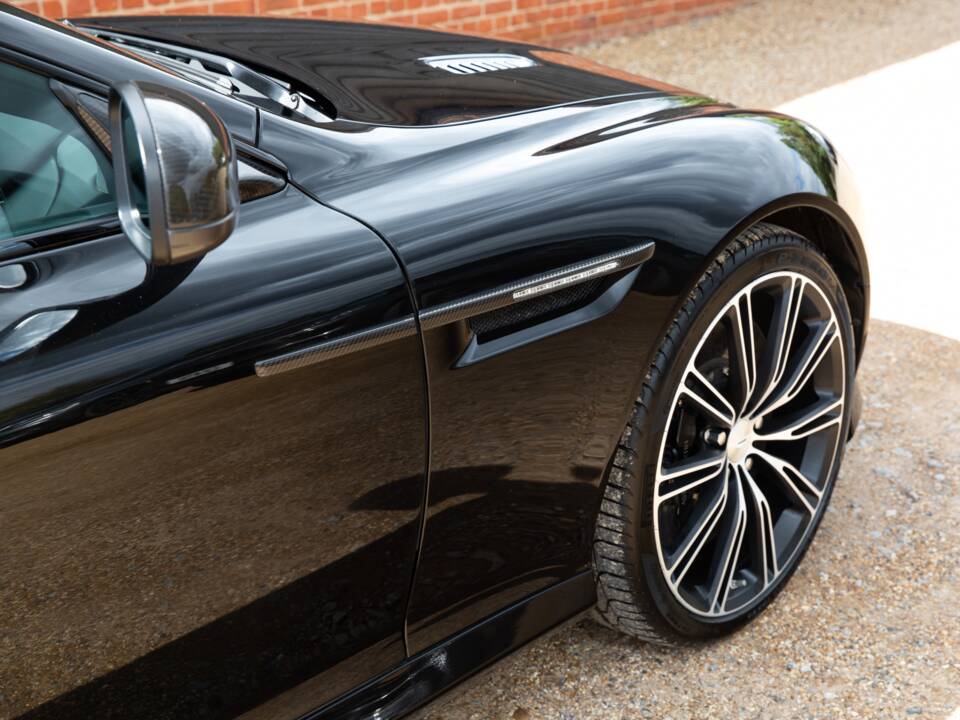 Image 39/94 of Aston Martin DB 9 (2014)