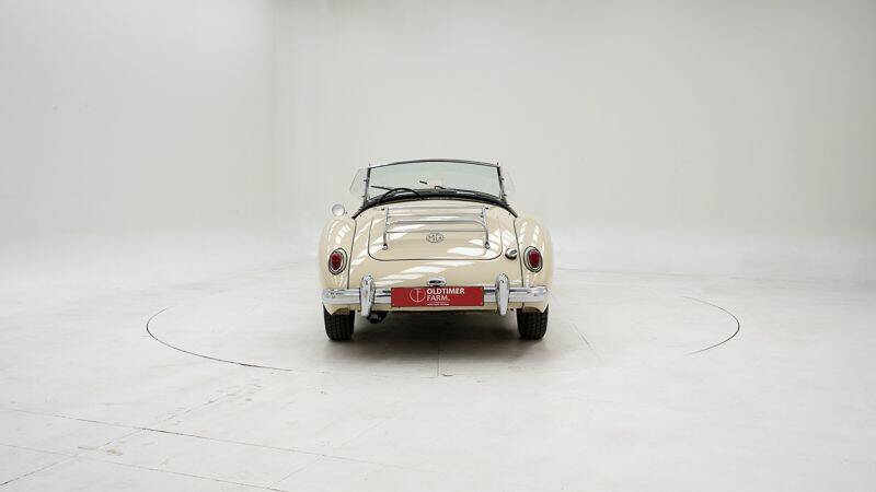 Image 7/15 de MG MGA 1500 (1957)