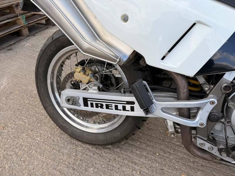 Image 22/40 of Cagiva DUMMY (1994)