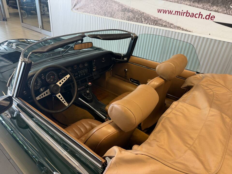 Bild 8/12 von Jaguar E-Type V12 (1973)