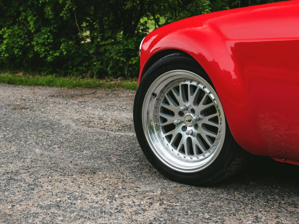 Image 31/50 of MG MGB GT V8 (1977)