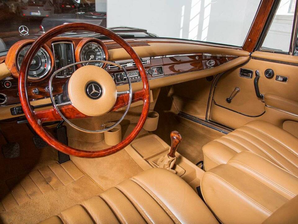 Imagen 25/34 de Mercedes-Benz 280 SE 3,5 (1969)