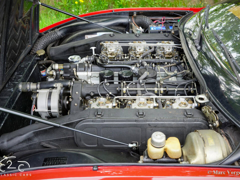 Image 27/80 of Ferrari 365 GTC&#x2F;4 (1972)