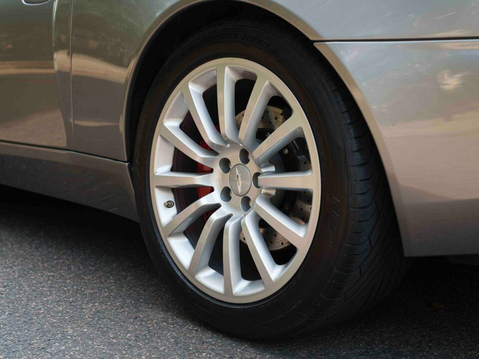 Bild 13/26 von Aston Martin V12 Vanquish (2003)