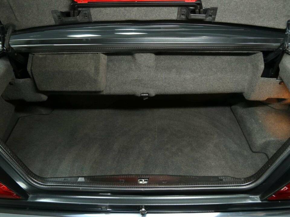 Immagine 27/30 di Mercedes-Benz E 320 (1997)