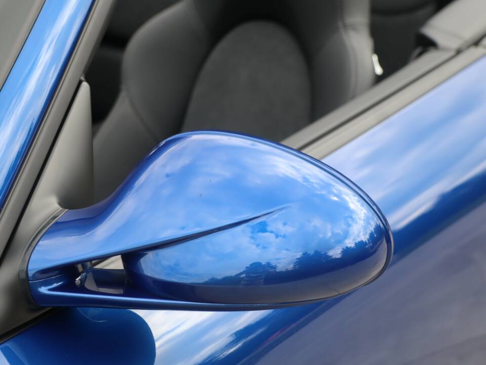 Bild 38/50 von Porsche 911 Carrera 4 GTS (2011)