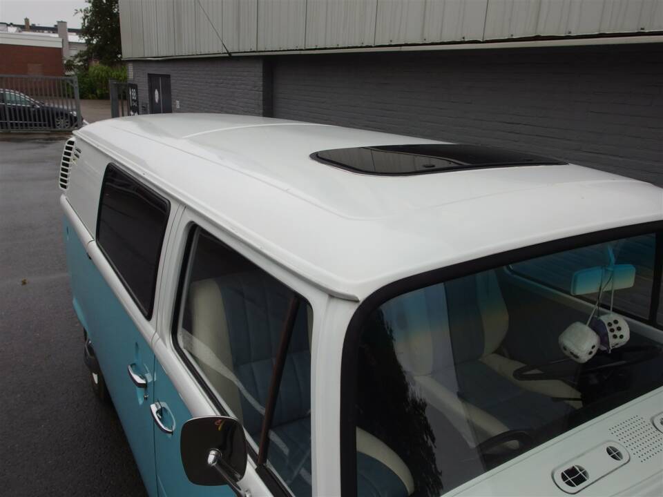 Bild 33/99 von Volkswagen T2b Kastenwagen (1977)