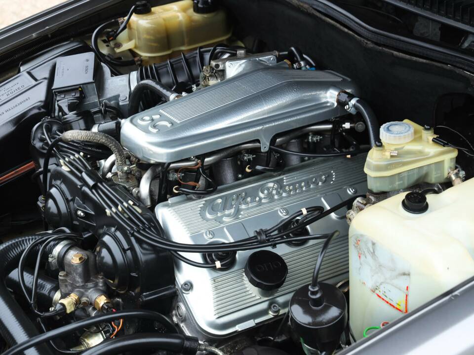 Image 4/50 of Alfa Romeo 75 3.0 V6 QV (1988)