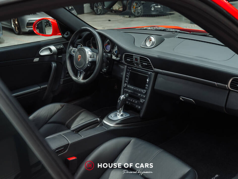 Image 18/24 of Porsche 911 Turbo (2012)