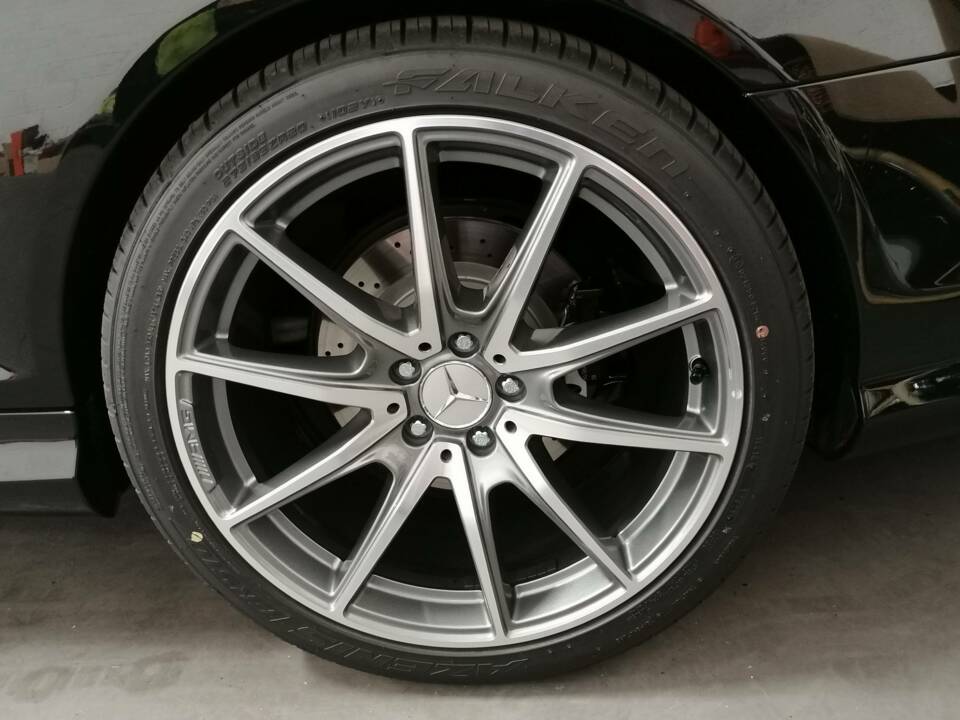 Image 9/26 of Mercedes-Benz CL 500 (2008)