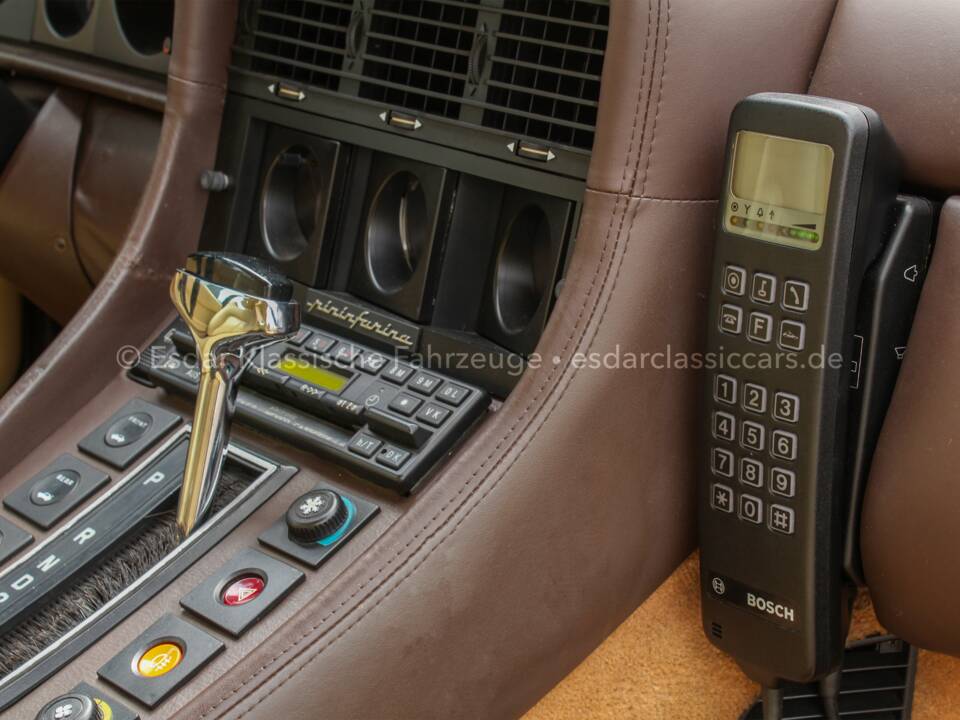 Image 22/42 de Ferrari 412 (1986)