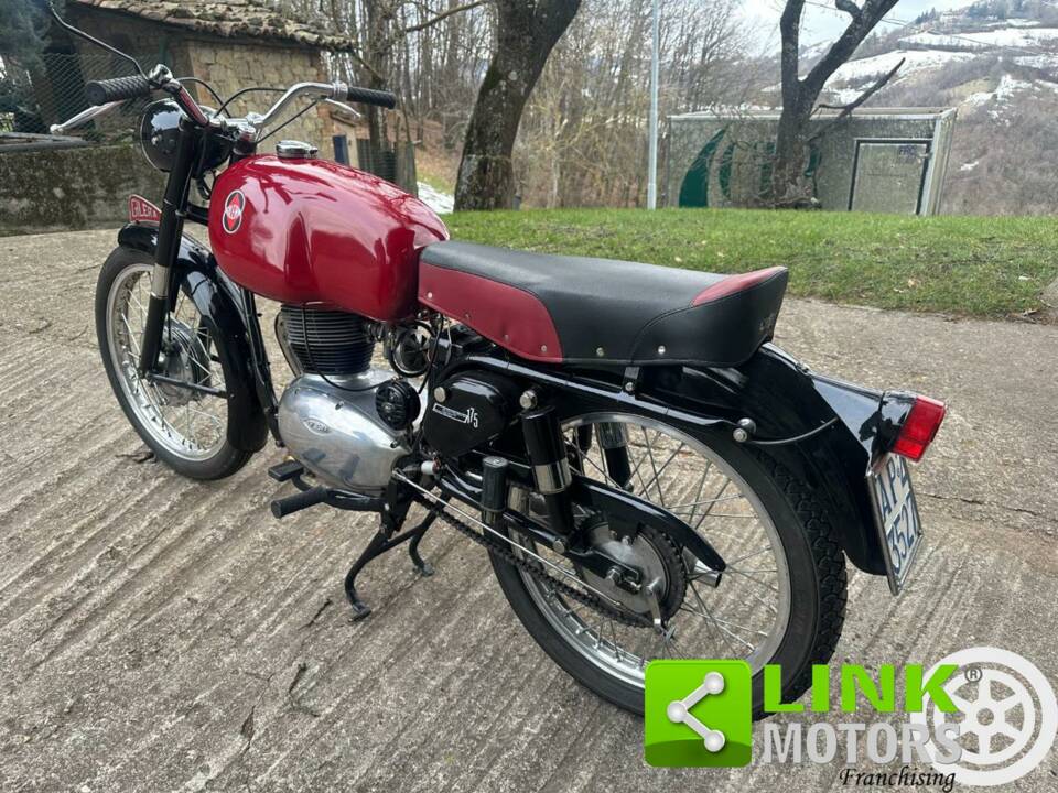Immagine 2/10 di Gilera DUMMY (1957)