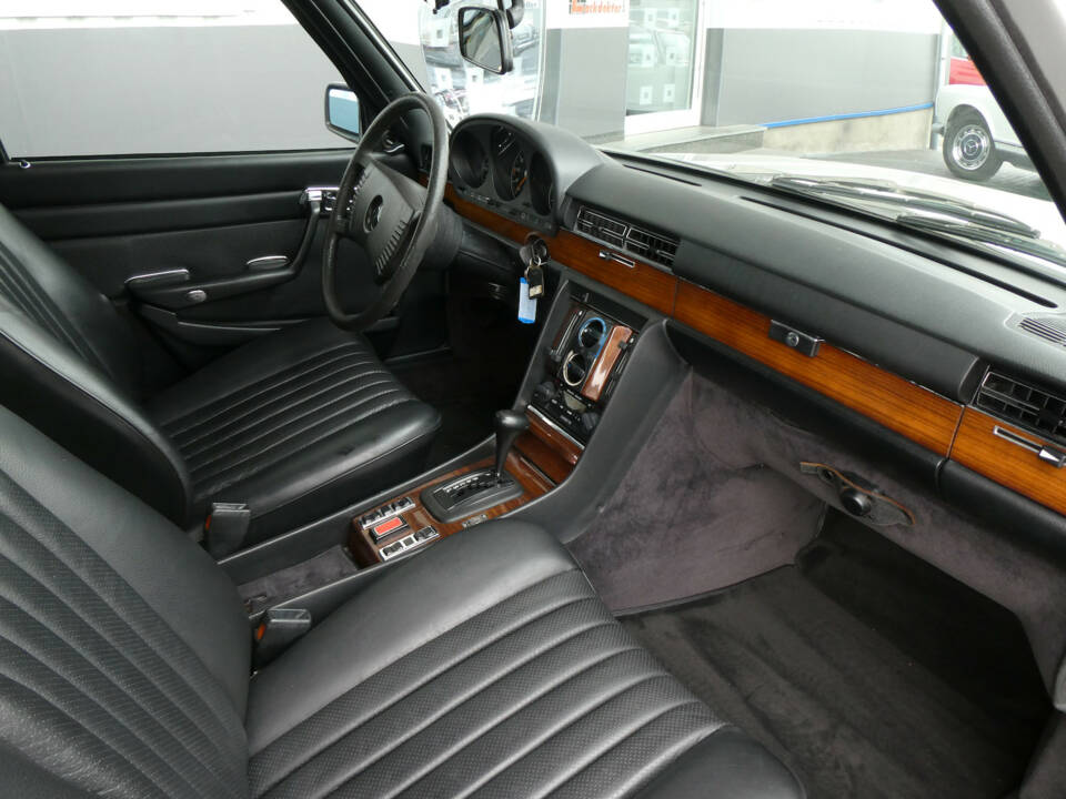 Bild 12/28 von Mercedes-Benz 350 SEL (1978)