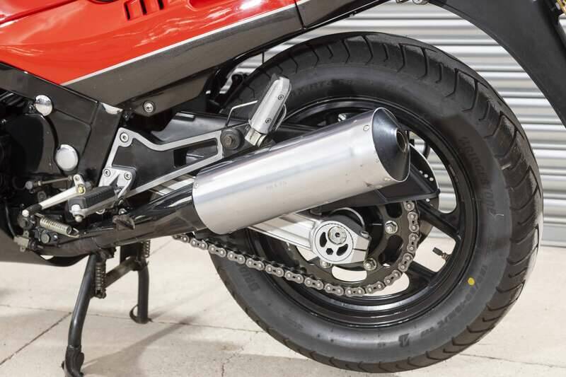 Bild 37/49 von Kawasaki GPz 1000RX (1987)