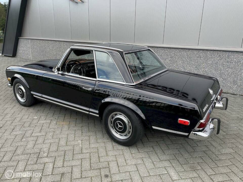 Image 8/10 of Mercedes-Benz 280 SL (1968)
