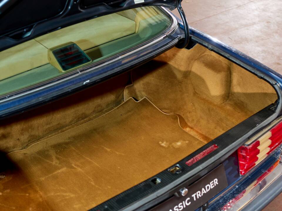 Bild 39/42 von Mercedes-Benz 560 SEC (1991)
