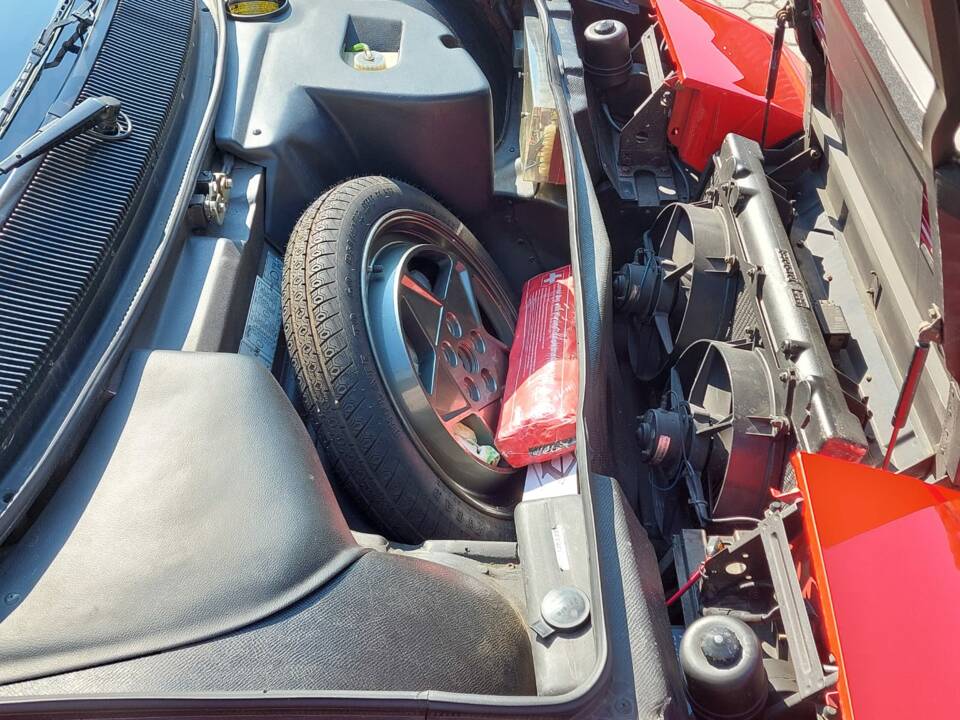 Bild 9/18 von Ferrari Mondial T (1990)