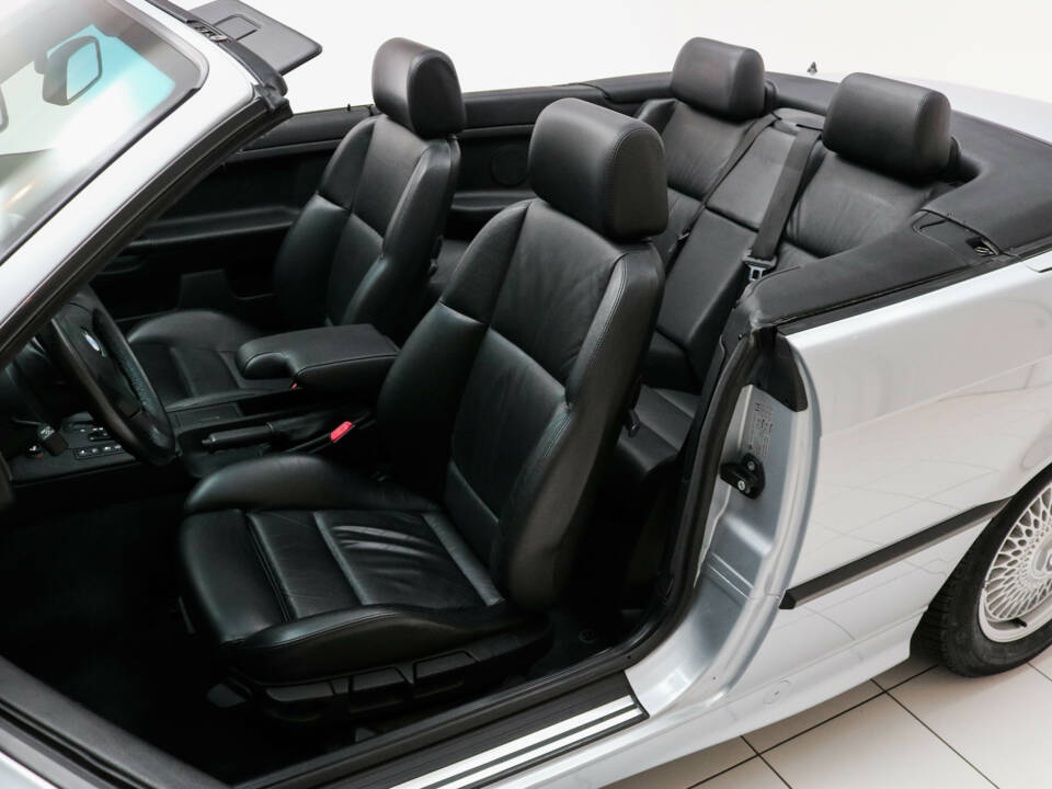 Afbeelding 10/17 van BMW 325i (1994)