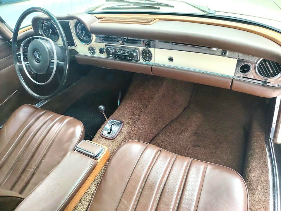 Image 31/58 de Mercedes-Benz 280 SL (1969)