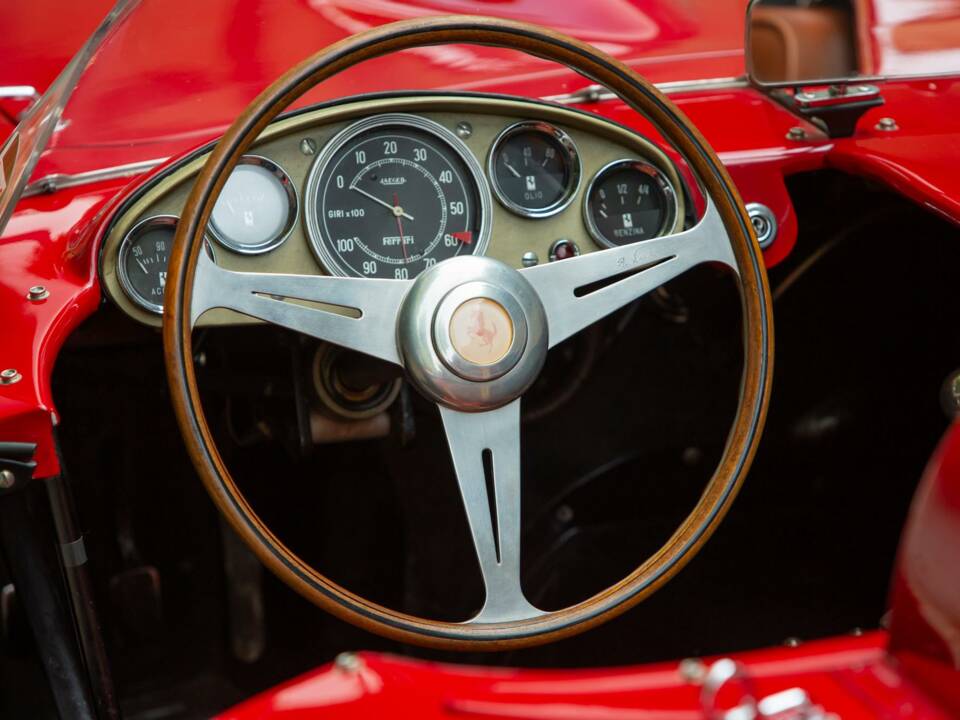 Image 3/17 of Ferrari 250 GT (1963)