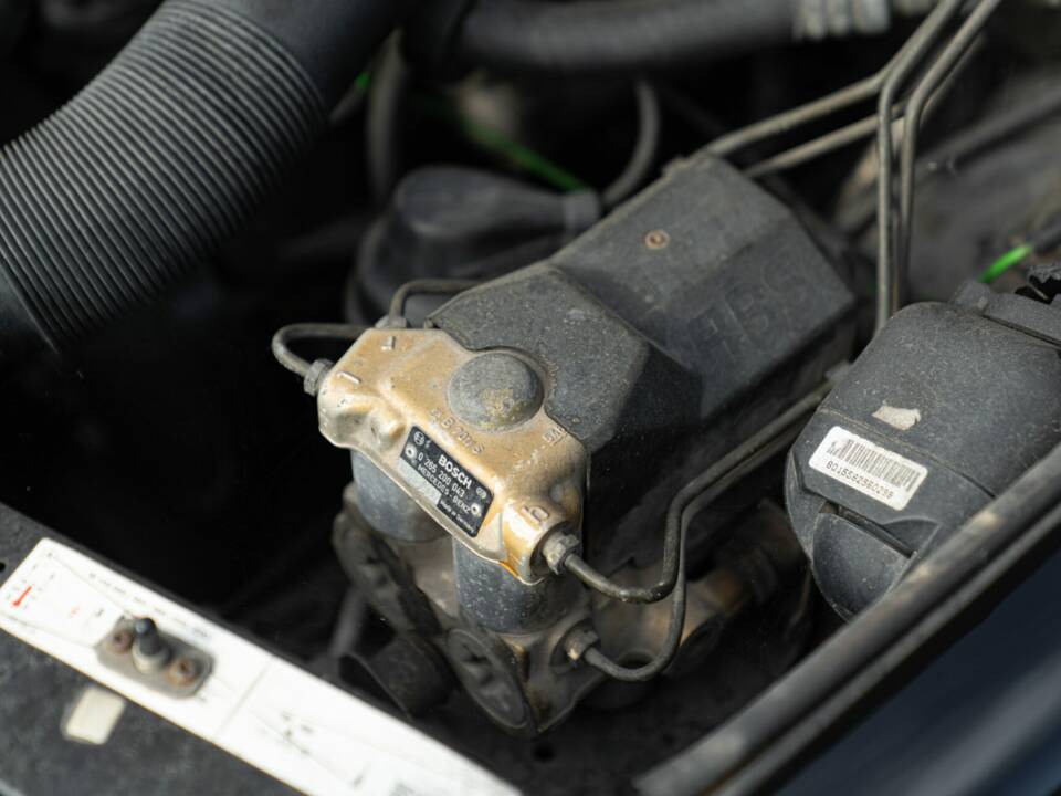 Immagine 47/48 di Mercedes-Benz 200 CE (1990)