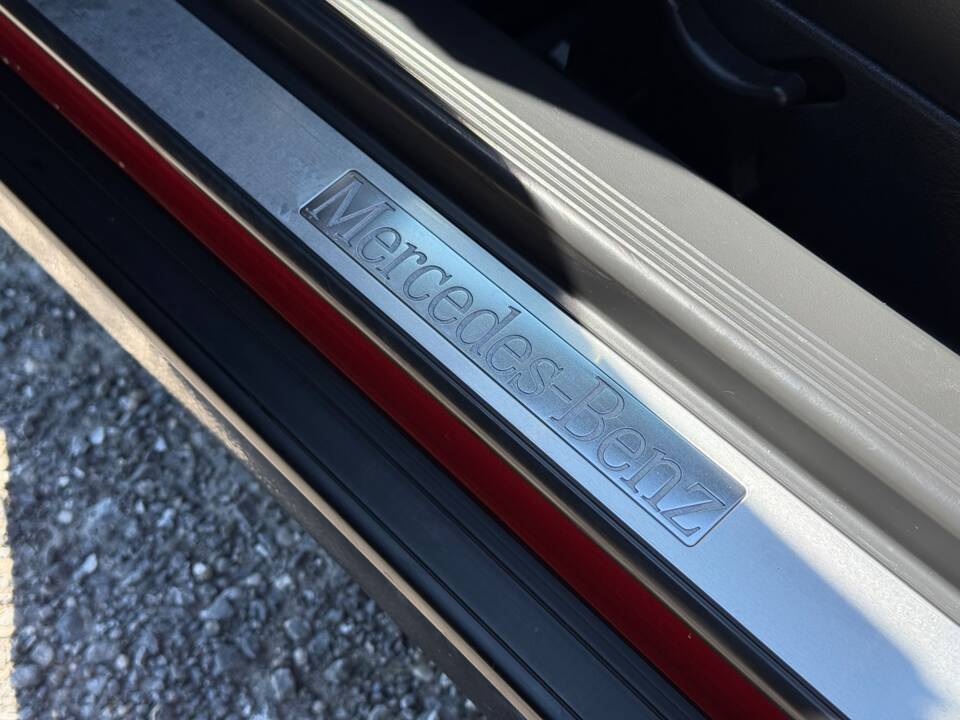Immagine 6/19 di Mercedes-Benz CLK 230 Kompressor (1999)