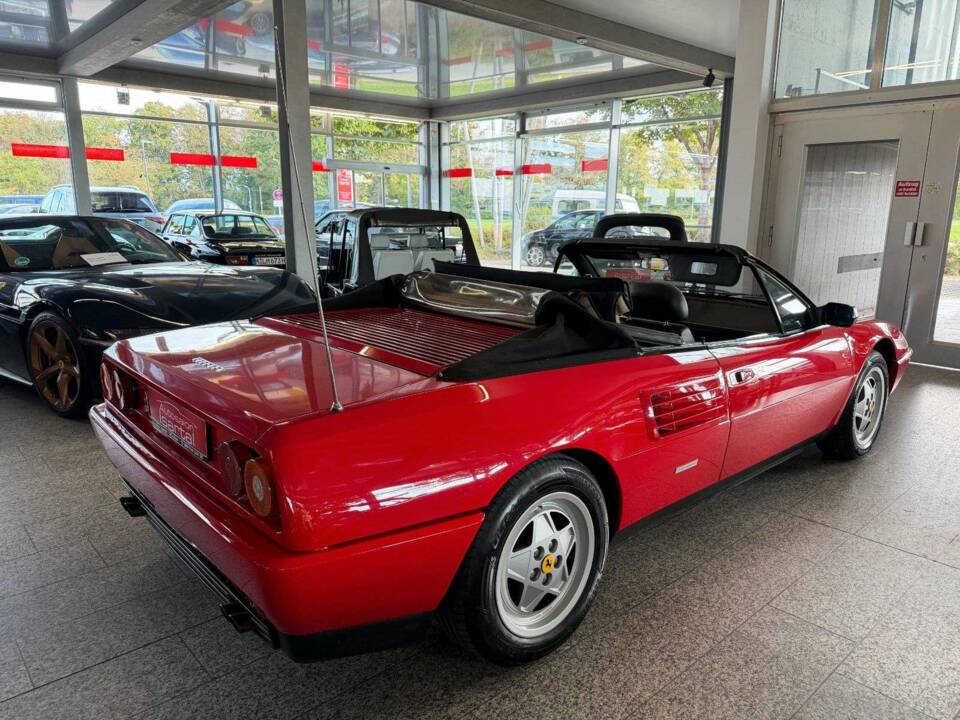 Afbeelding 26/33 van Ferrari Mondial T (1991)