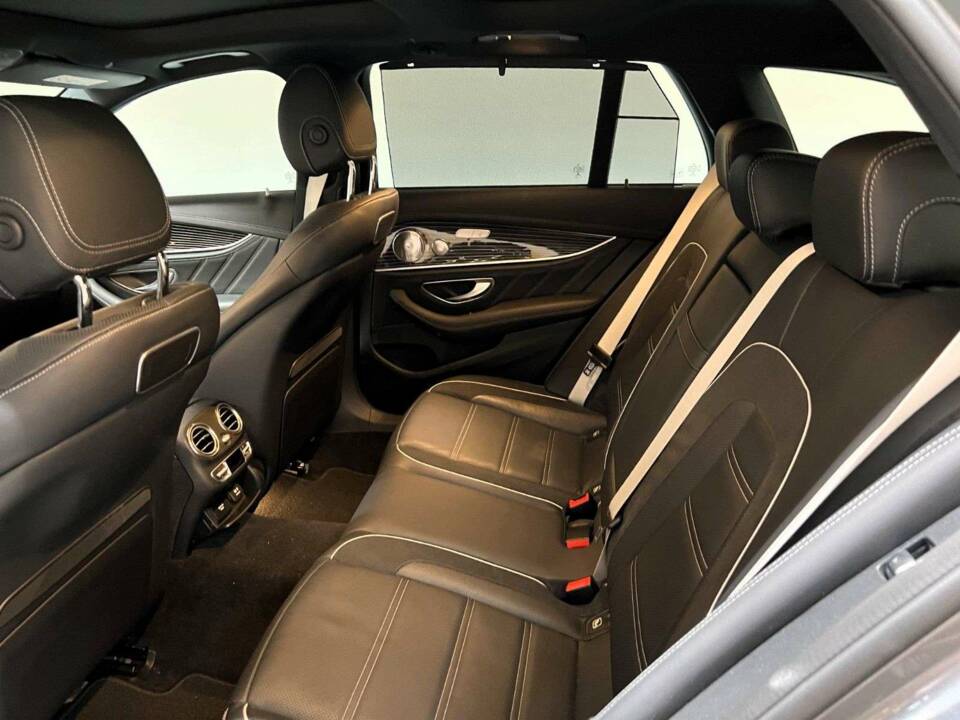 Image 10/15 of Mercedes-Benz AMG E 63 S 4MATIC+ T (2017)
